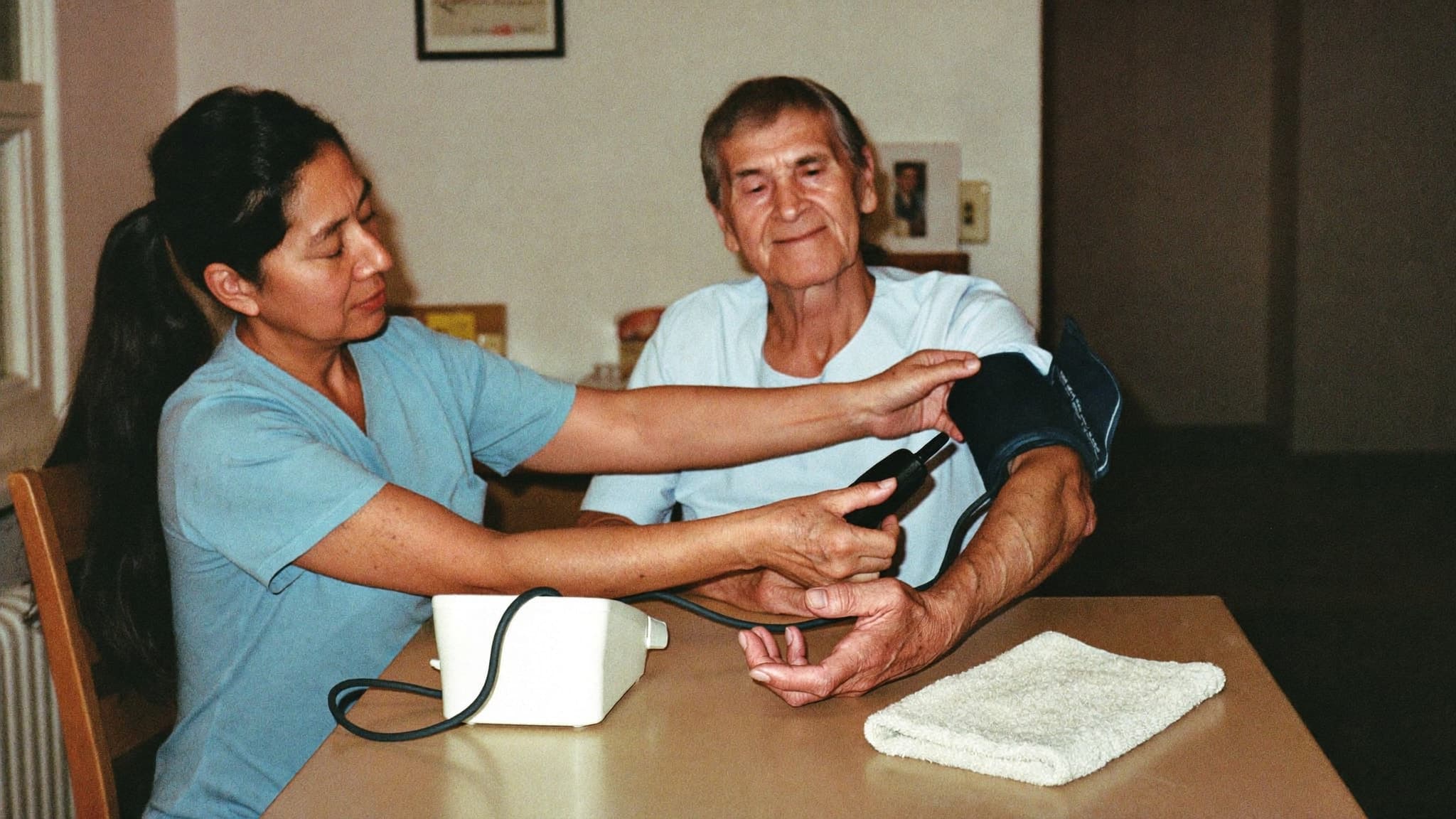 Häusliche Krankenpflege nach § 37 SGB V: Anspruch, Verordnung und Kosten (2026)